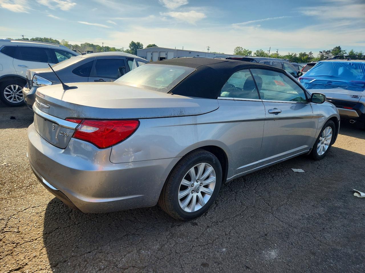 2013 CHRYSLER 200