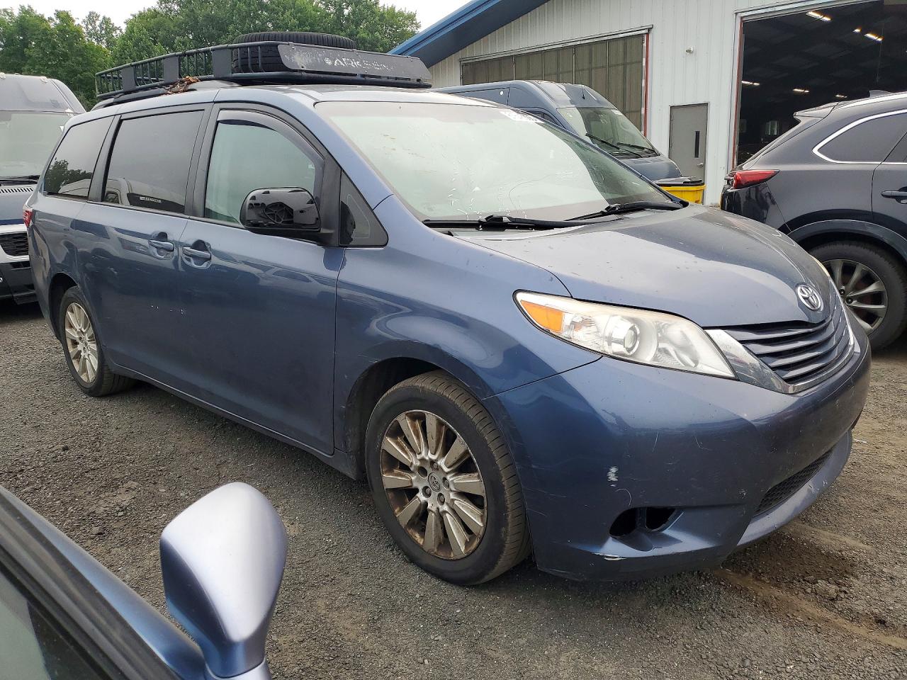 2015 TOYOTA SIENNA