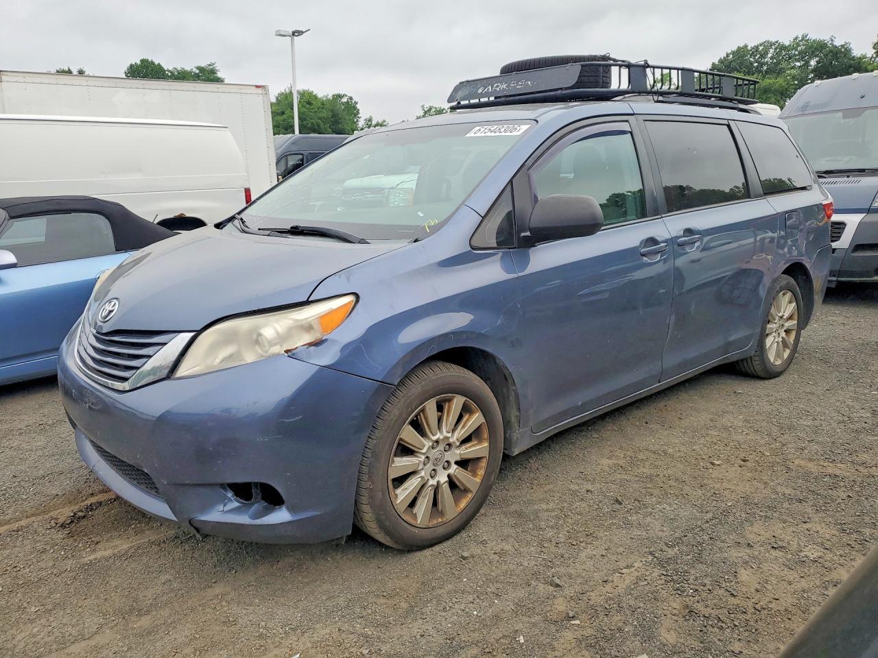 2015 TOYOTA SIENNA