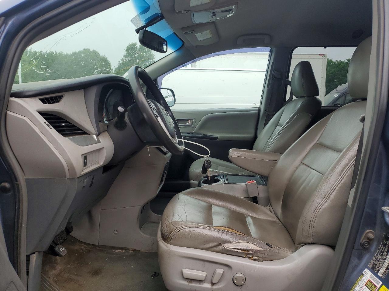 2015 TOYOTA SIENNA