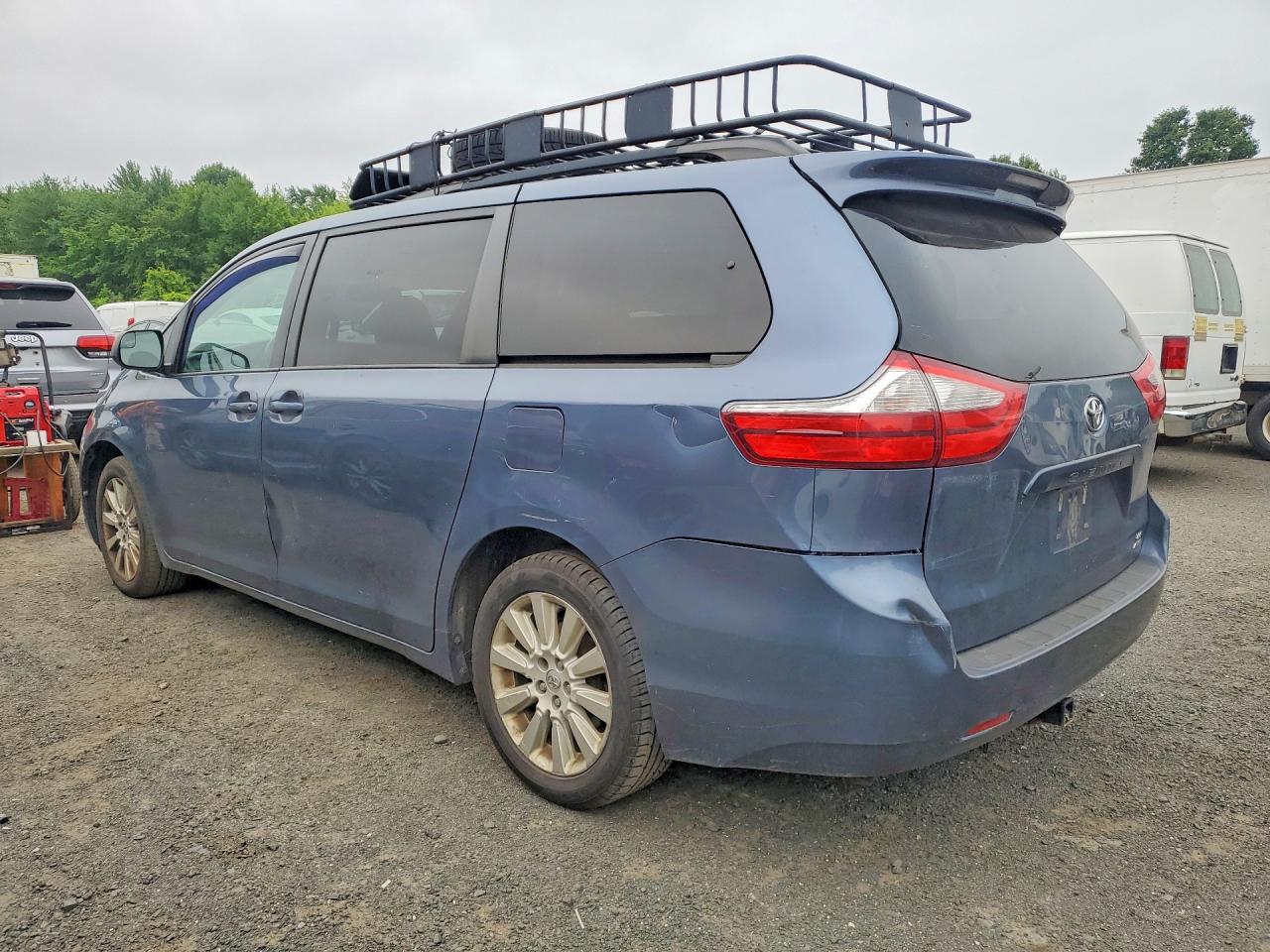 2015 TOYOTA SIENNA