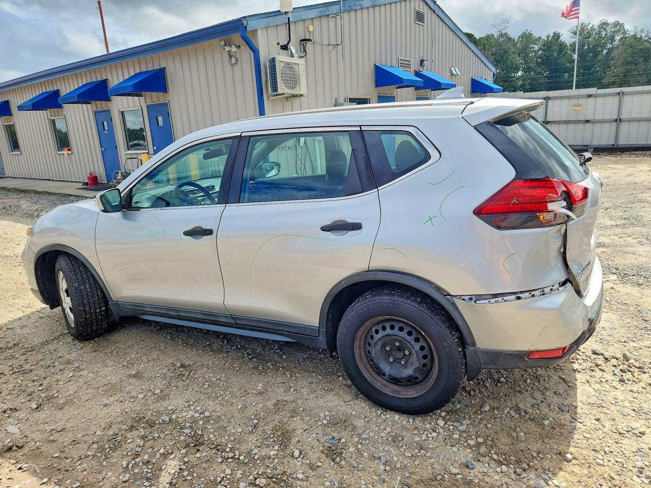 2017 NISSAN ROGUE