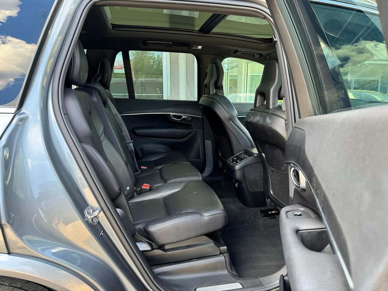 2020 VOLVO XC90
