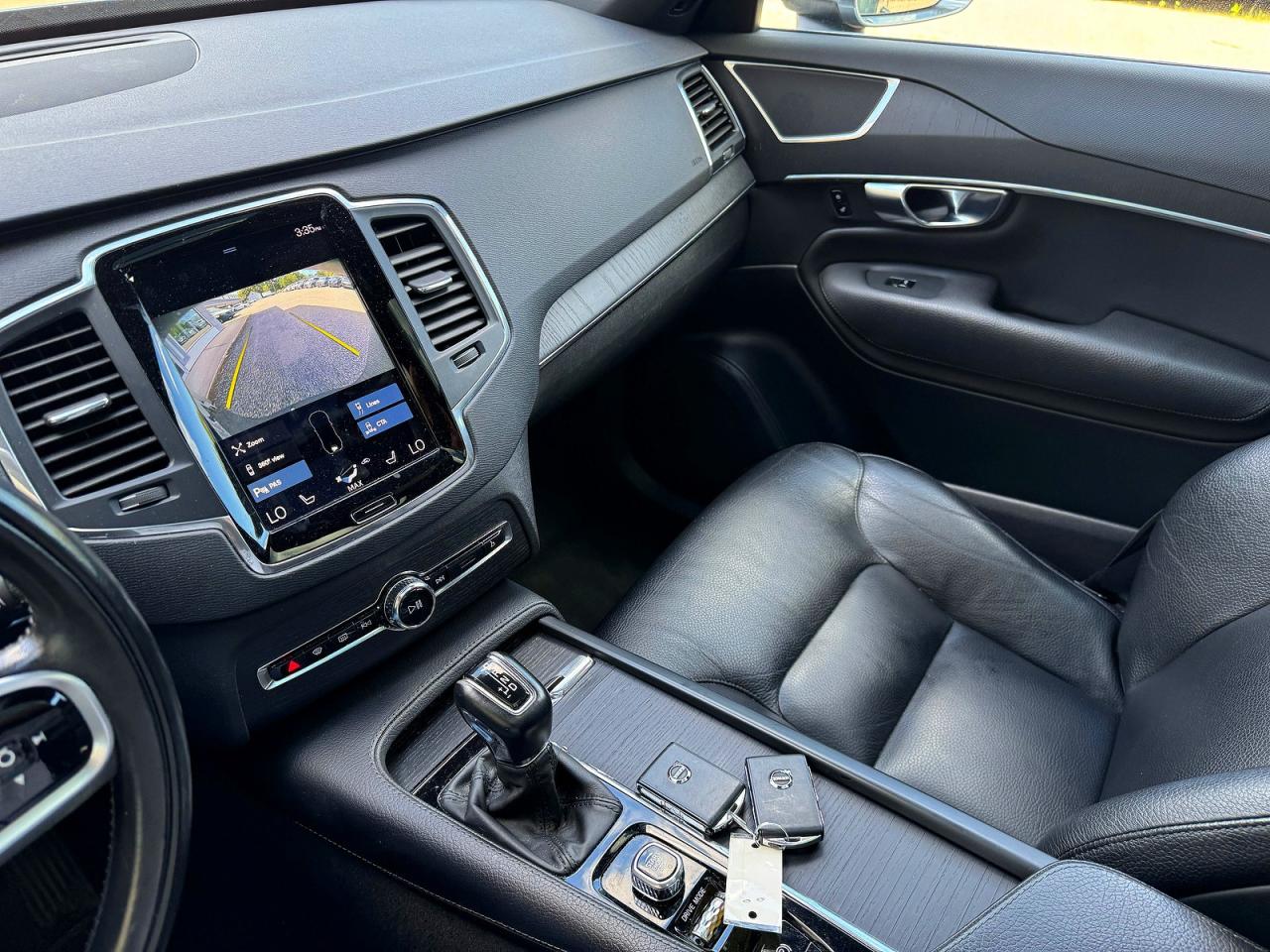 2020 VOLVO XC90