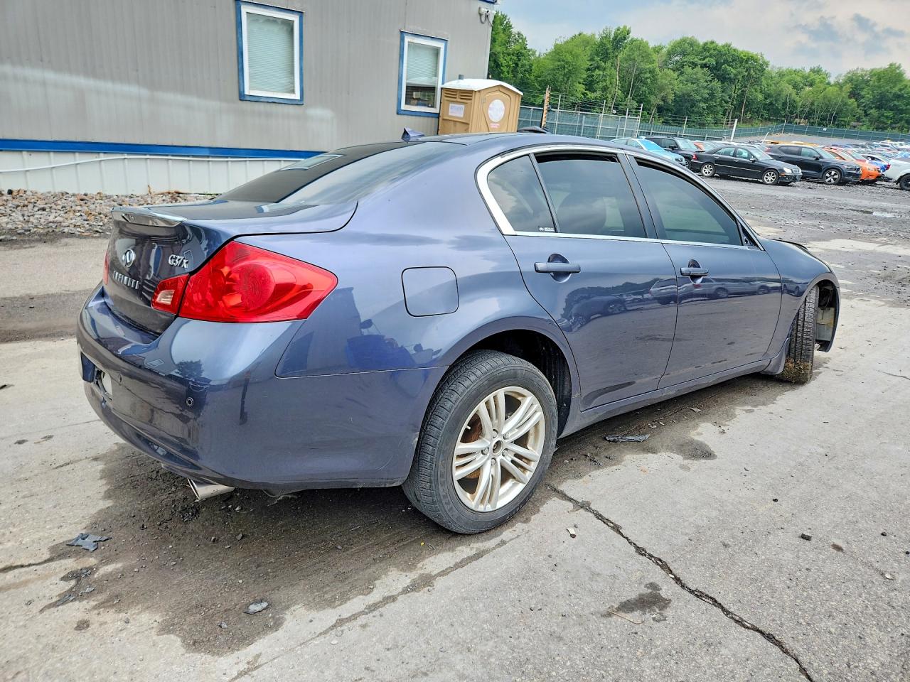 2013 INFINITI G37