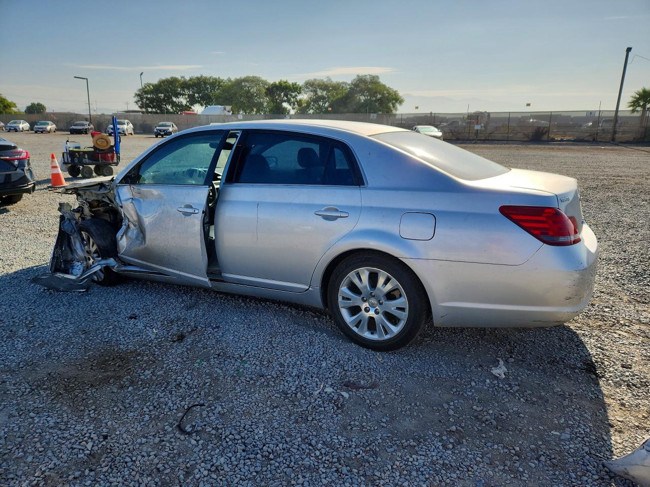 2008 TOYOTA AVALON