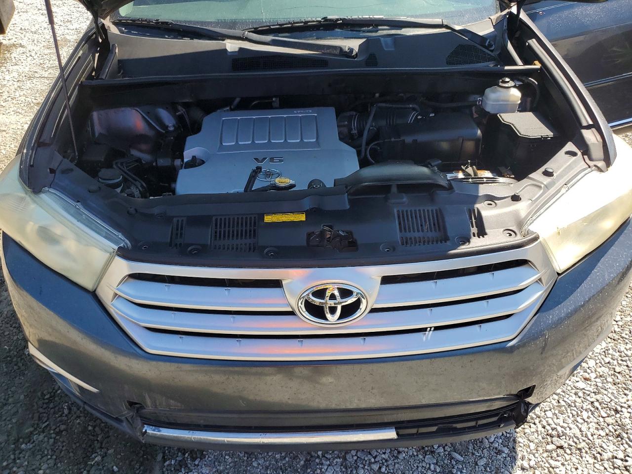 2012 TOYOTA HIGHLANDER