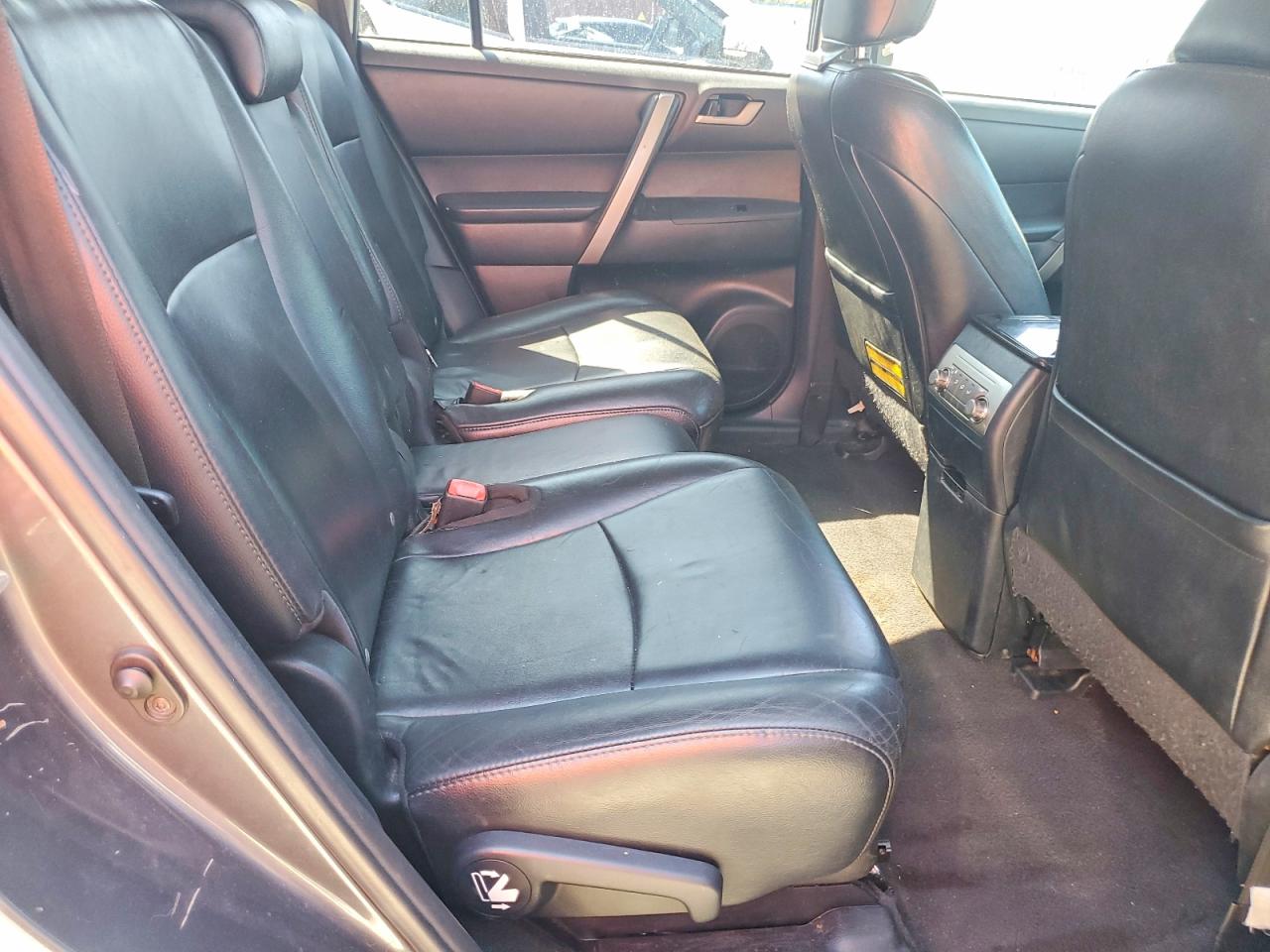 2012 TOYOTA HIGHLANDER