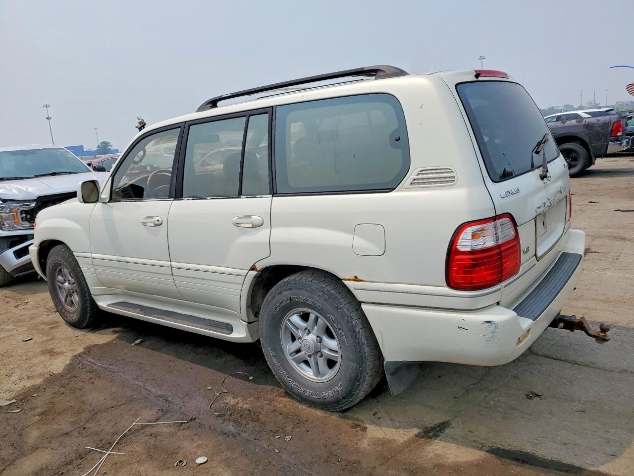 2000 LEXUS LX470