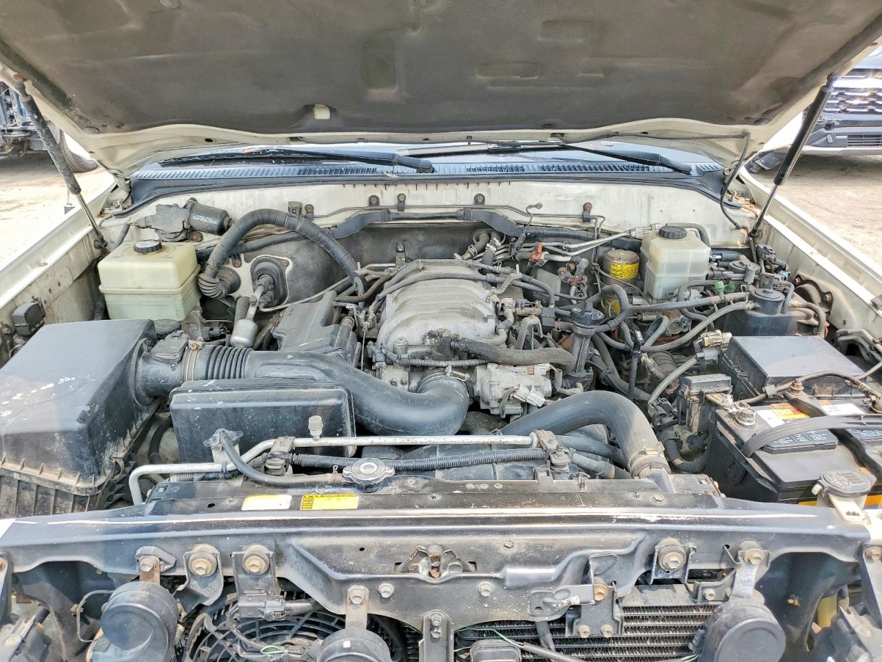 2000 LEXUS LX470