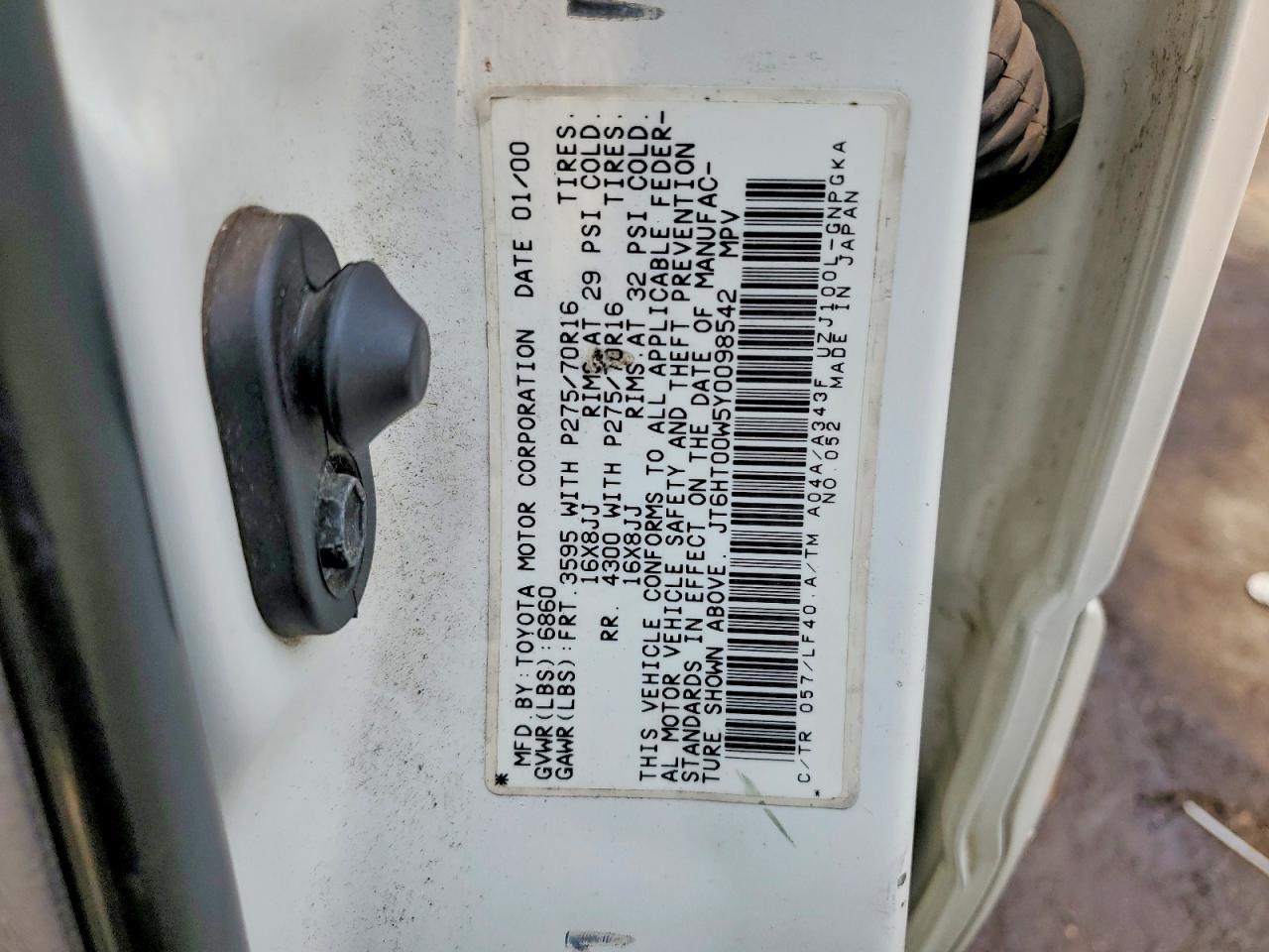 2000 LEXUS LX470