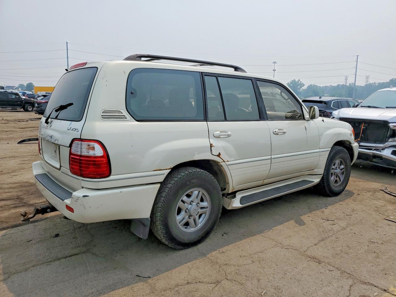 2000 LEXUS LX470