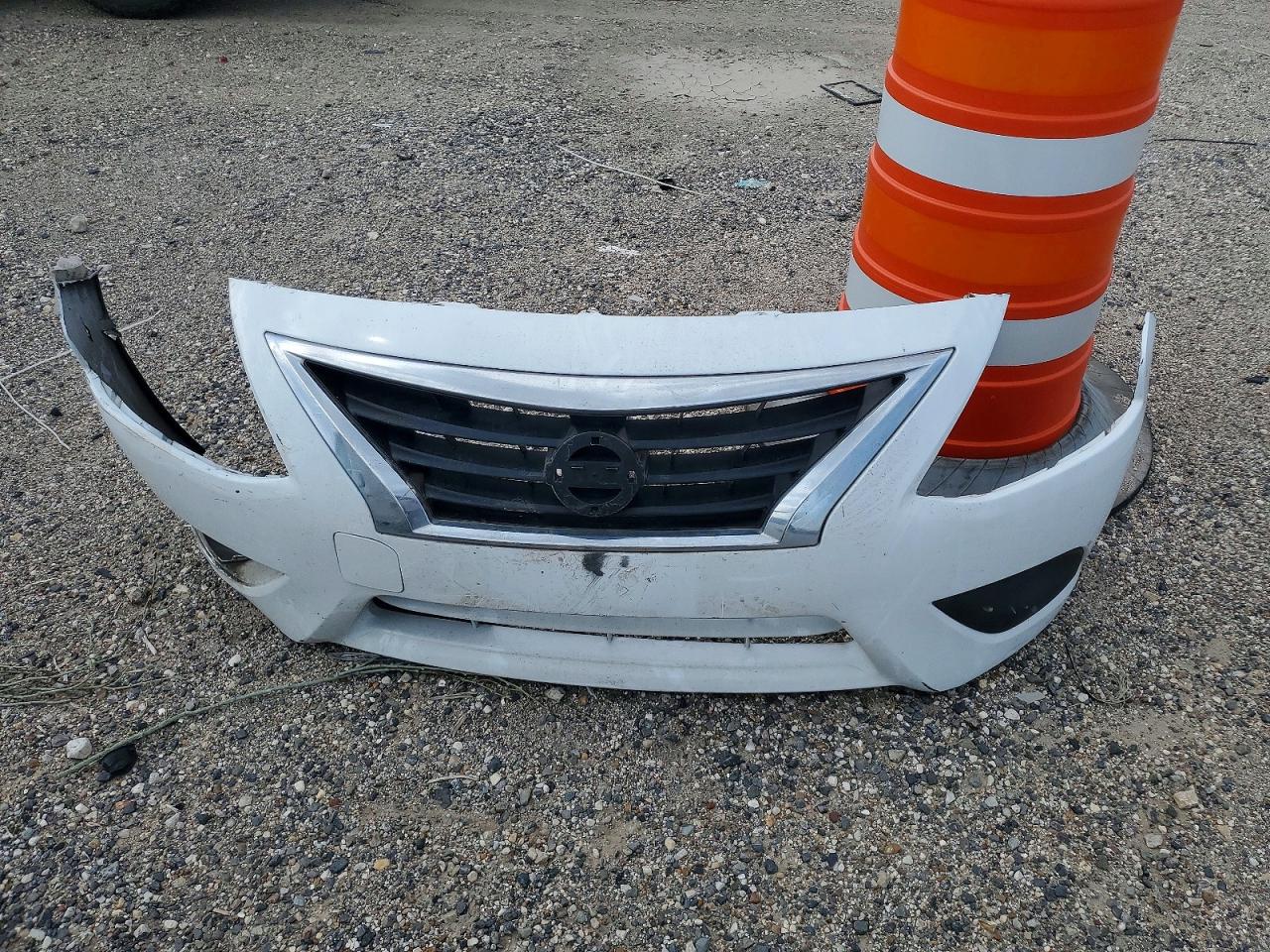 2017 NISSAN VERSA