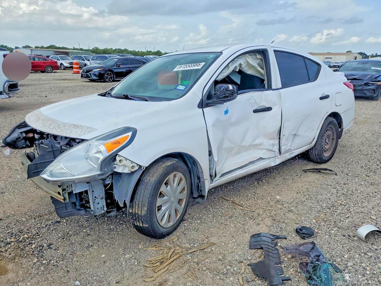 2017 NISSAN VERSA