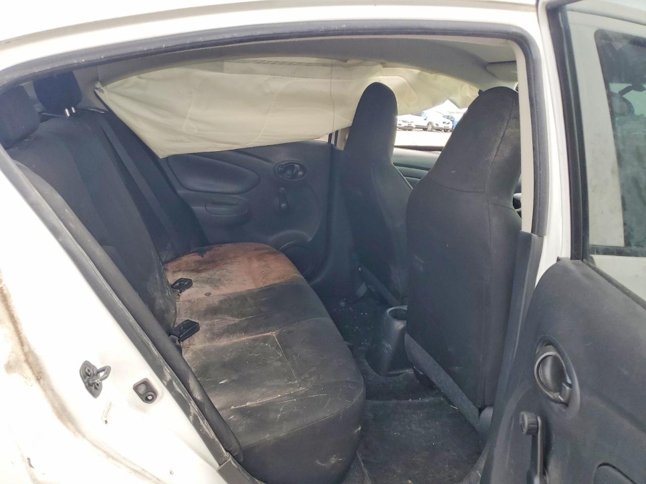 2017 NISSAN VERSA