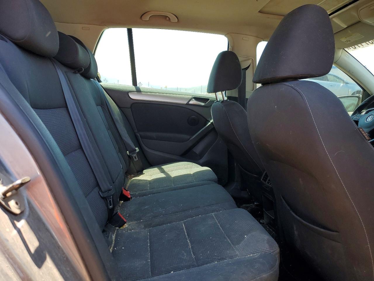 2011 VOLKSWAGEN GOLF