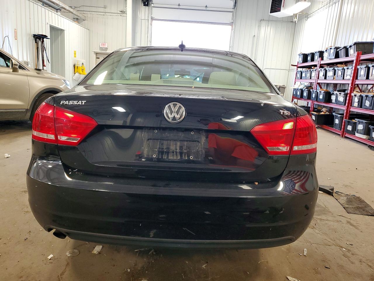 2015 VOLKSWAGEN PASSAT