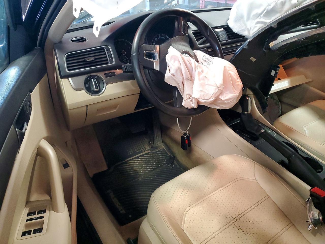 2015 VOLKSWAGEN PASSAT