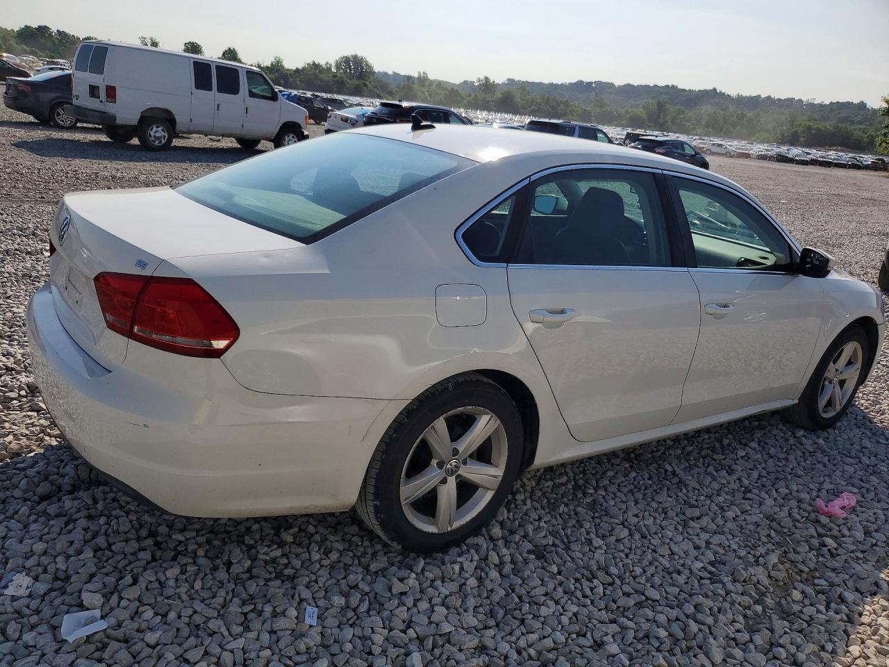 2014 VOLKSWAGEN PASSAT