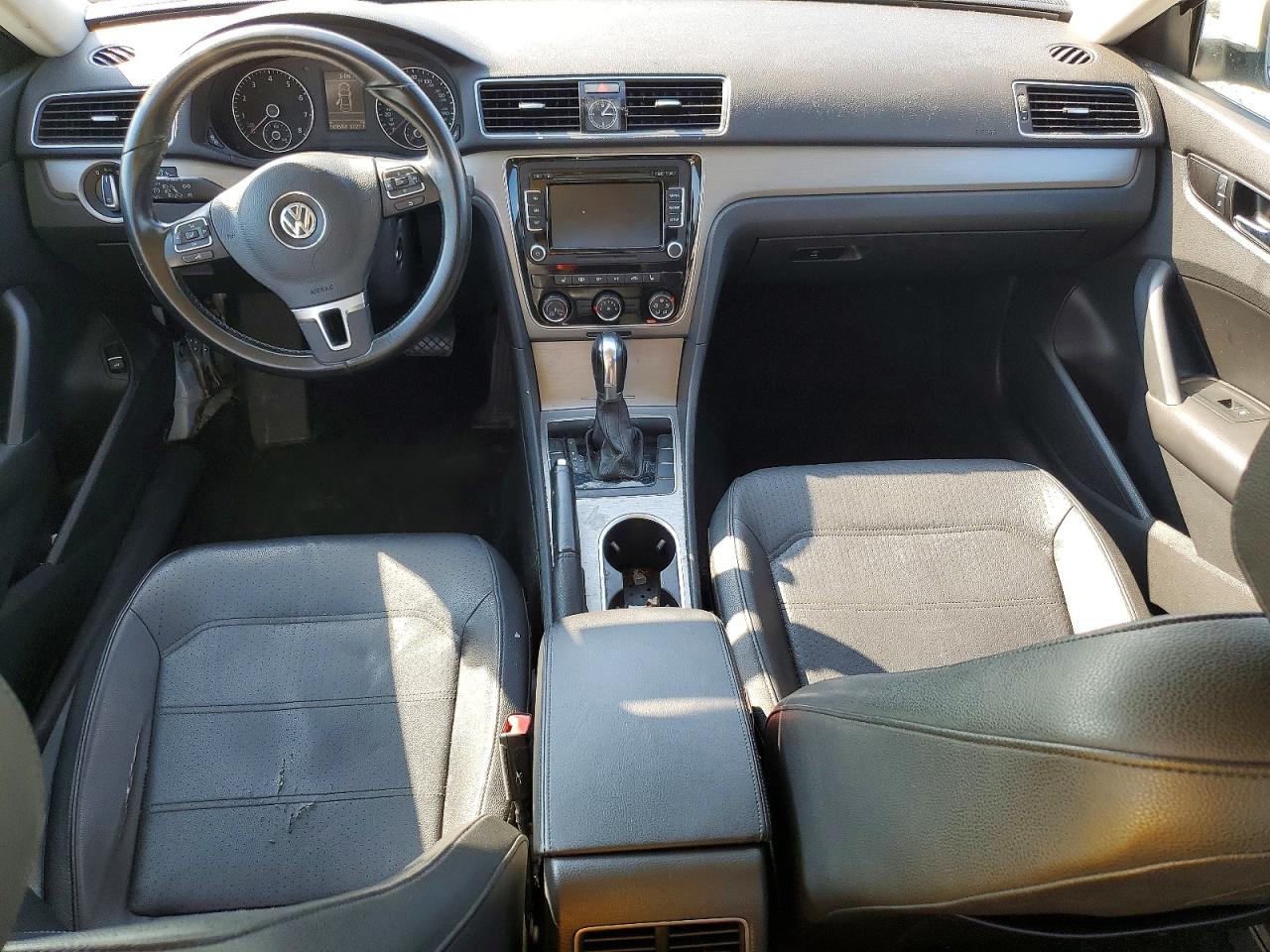 2014 VOLKSWAGEN PASSAT