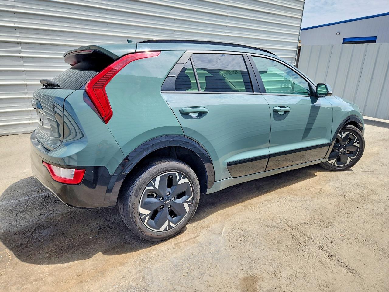 2023 KIA NIRO