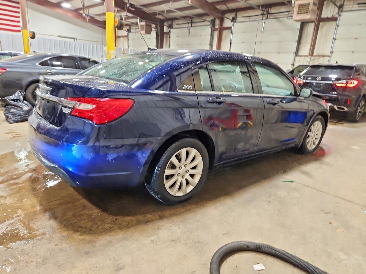 2013 CHRYSLER 200