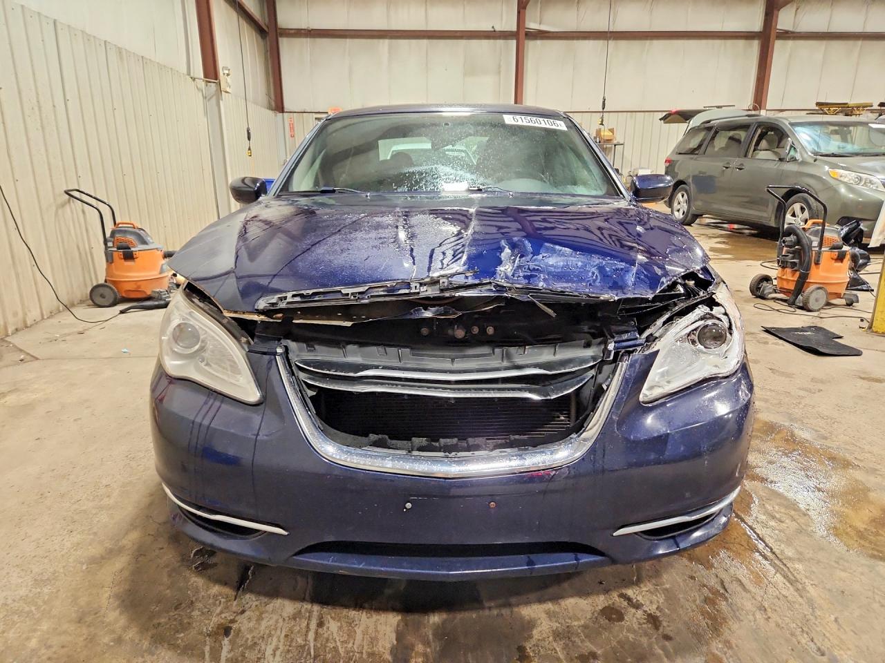 2013 CHRYSLER 200