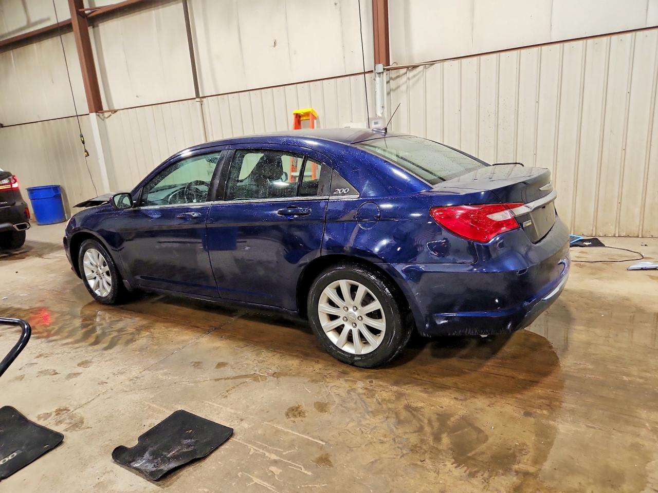 2013 CHRYSLER 200