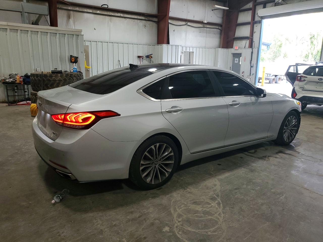 2016 HYUNDAI GENESIS