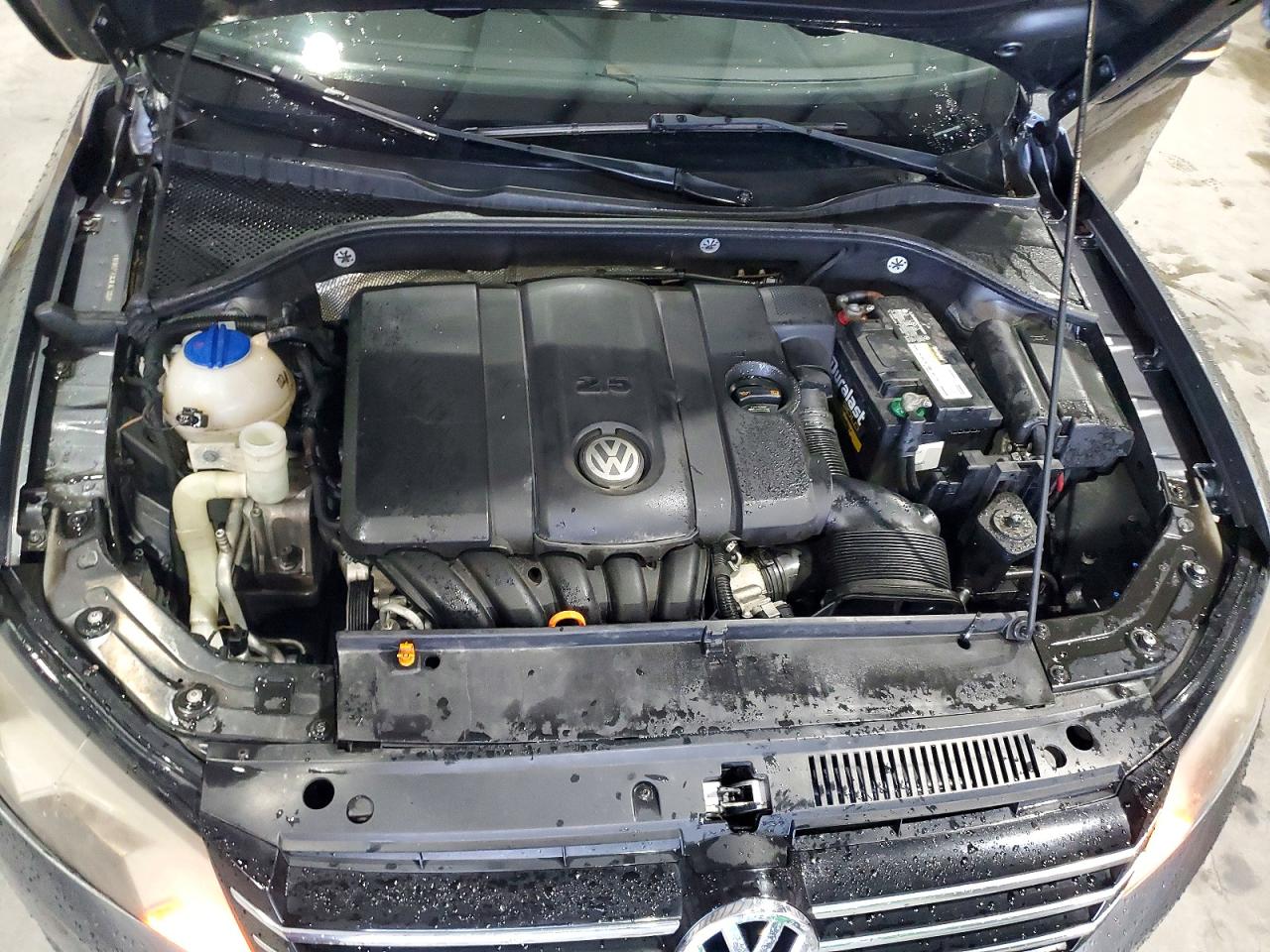 2013 VOLKSWAGEN PASSAT