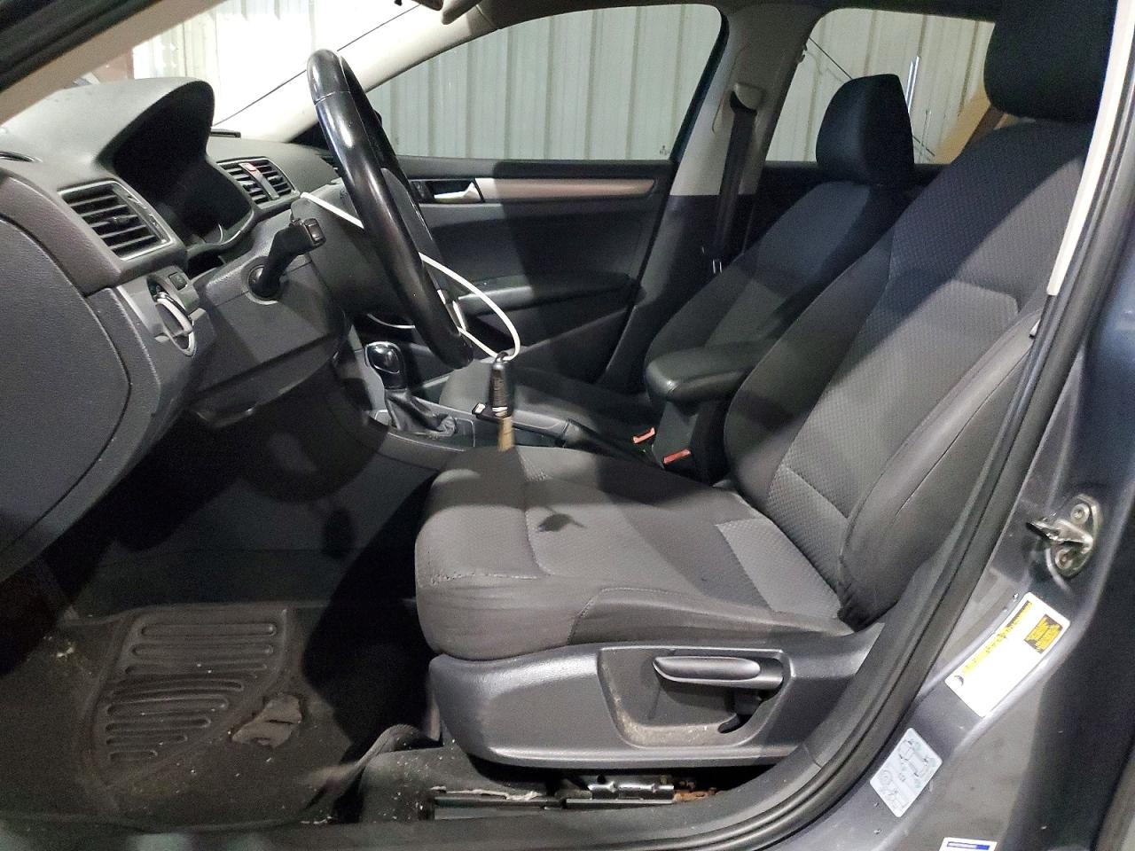 2013 VOLKSWAGEN PASSAT