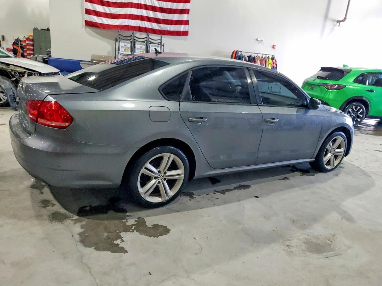 2013 VOLKSWAGEN PASSAT