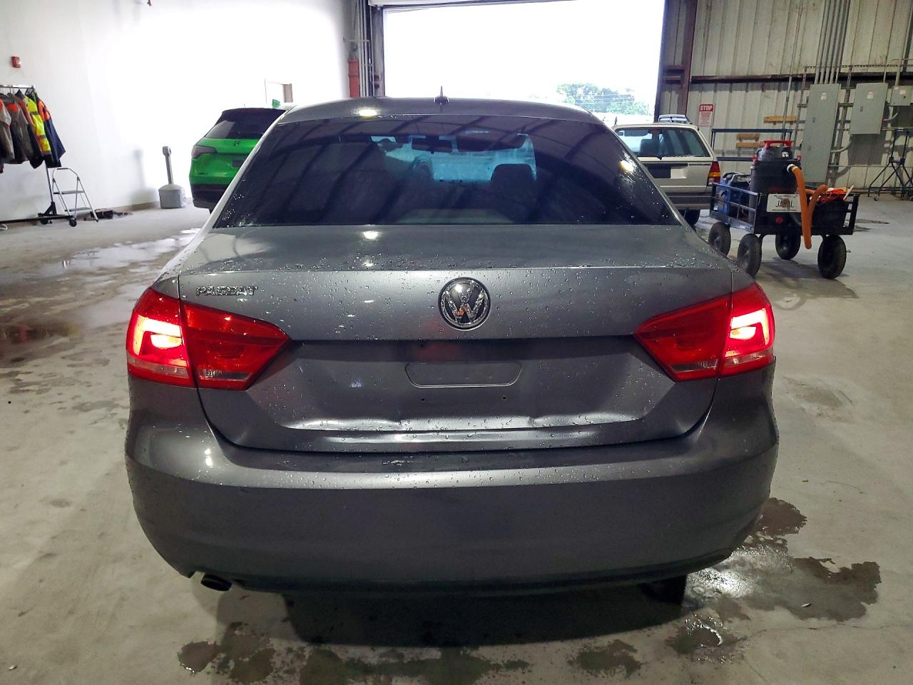 2013 VOLKSWAGEN PASSAT