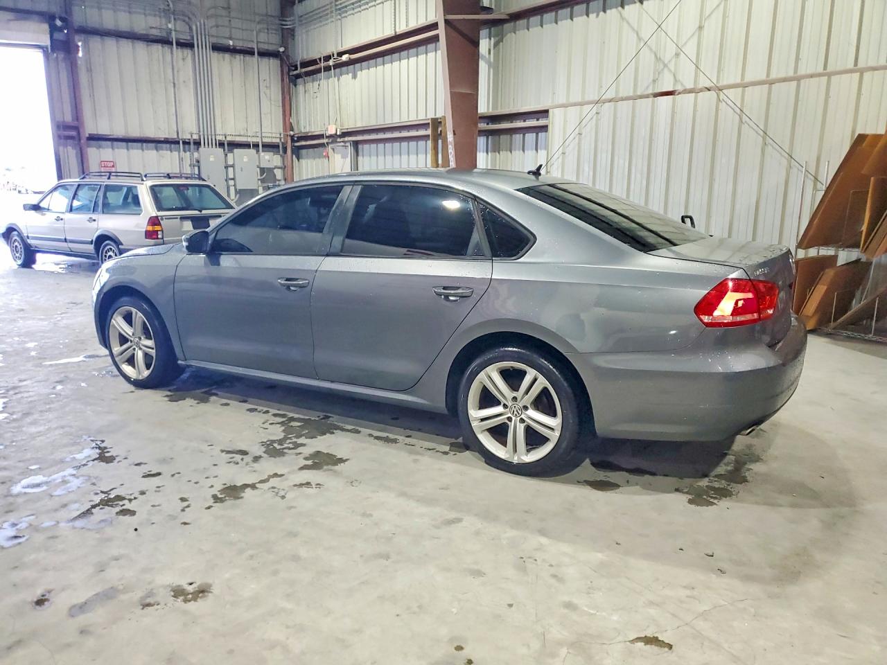 2013 VOLKSWAGEN PASSAT
