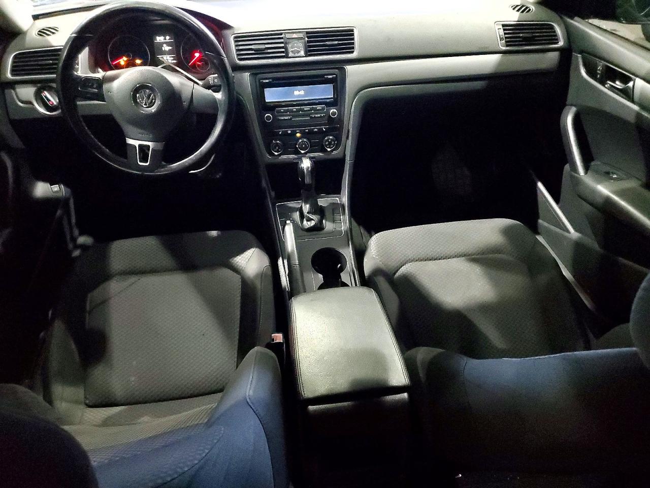 2013 VOLKSWAGEN PASSAT