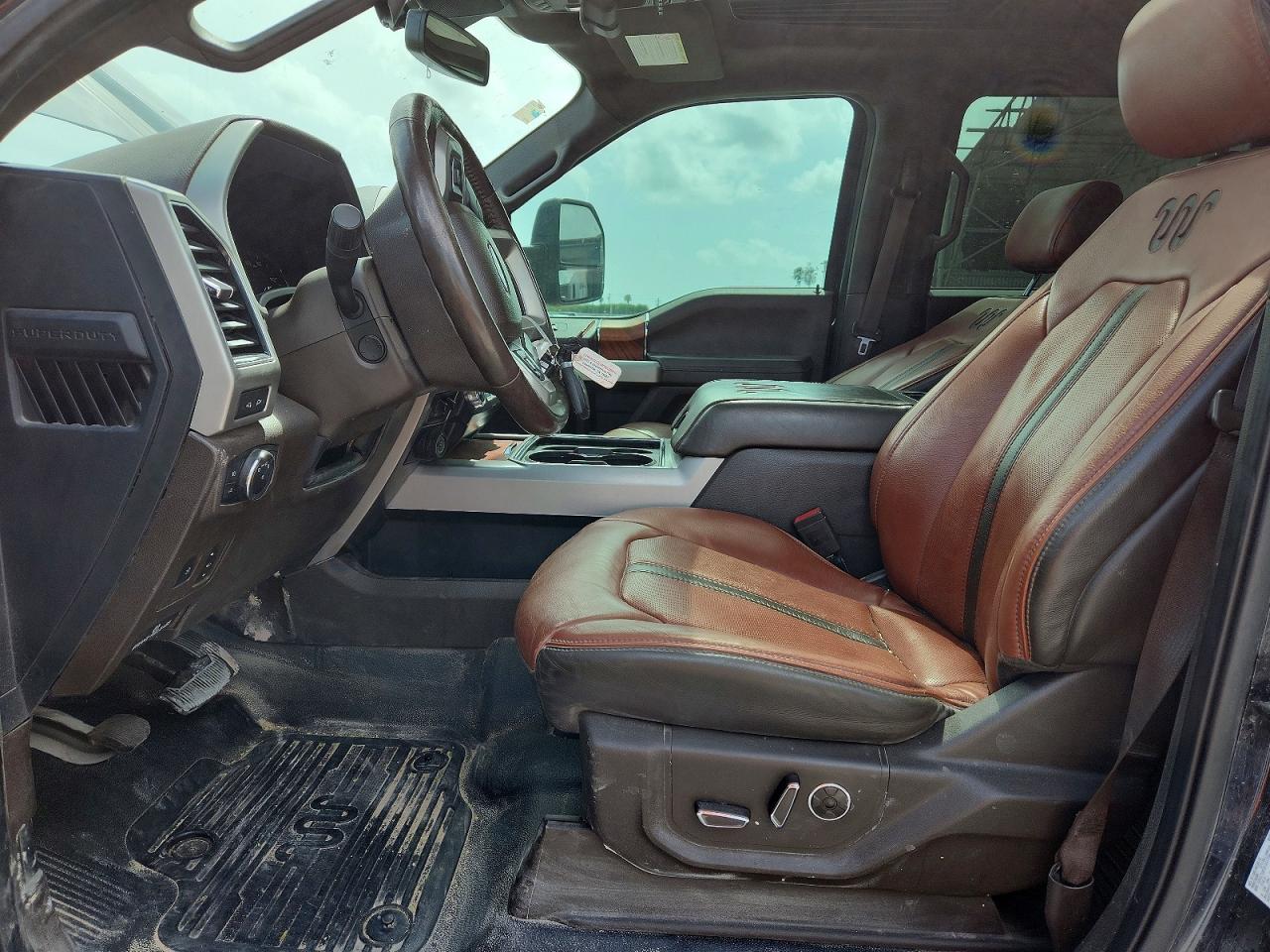 2022 FORD F350