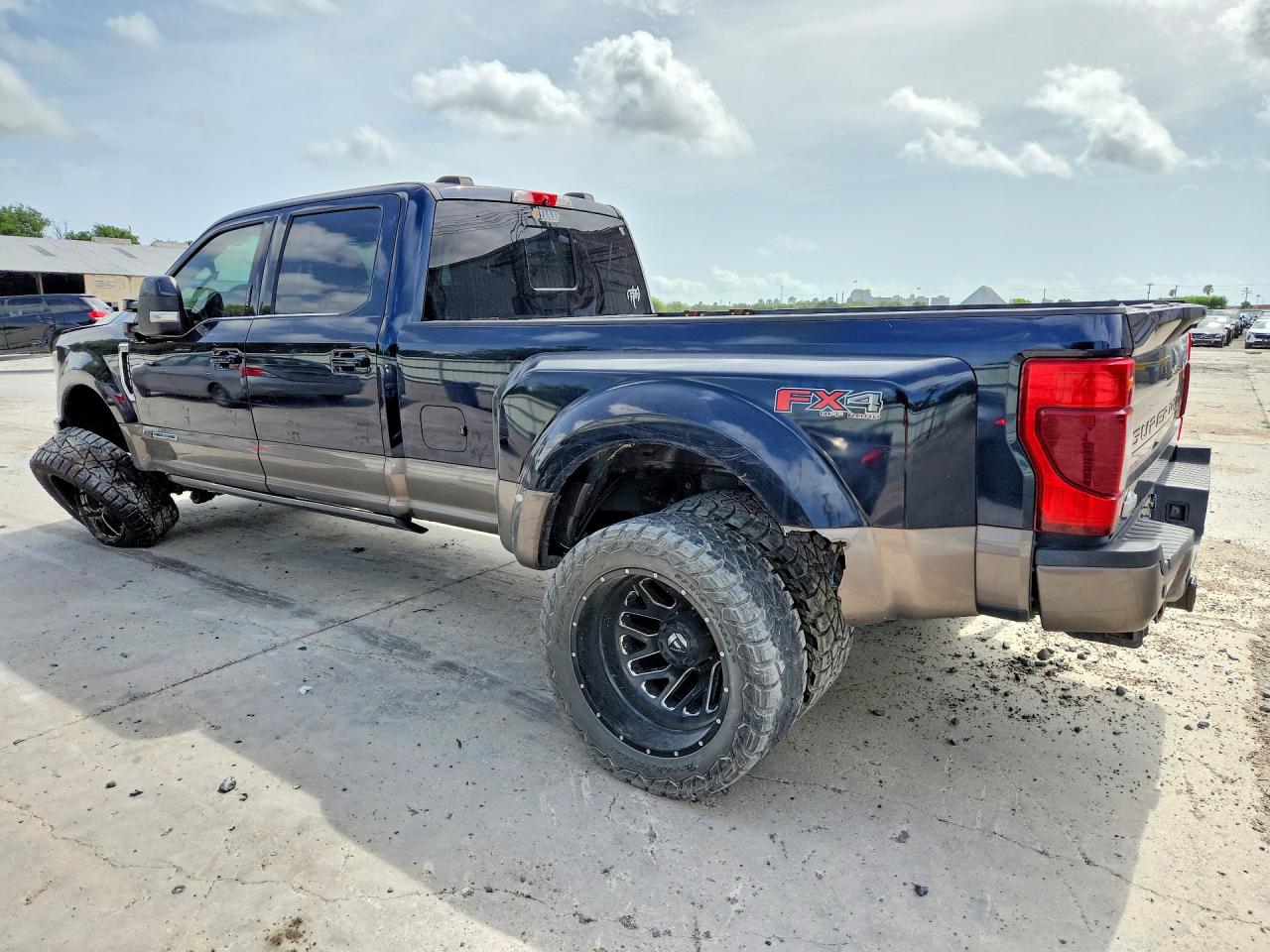 2022 FORD F350