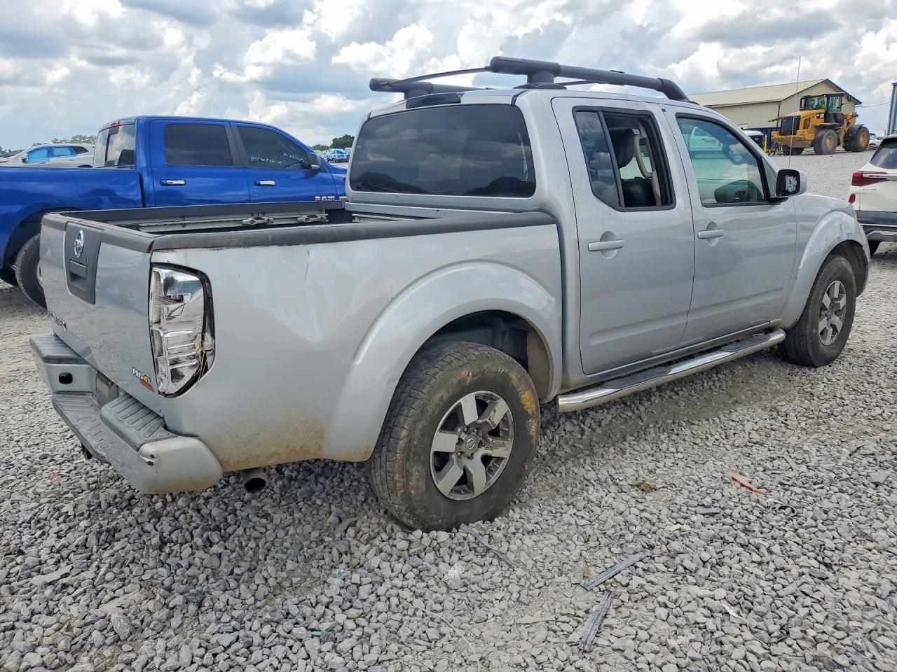 2012 NISSAN FRONTIER