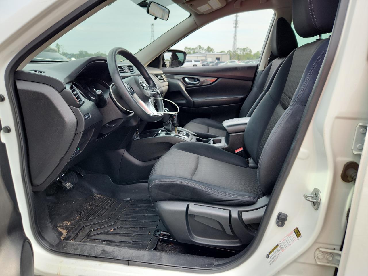 2017 NISSAN ROGUE