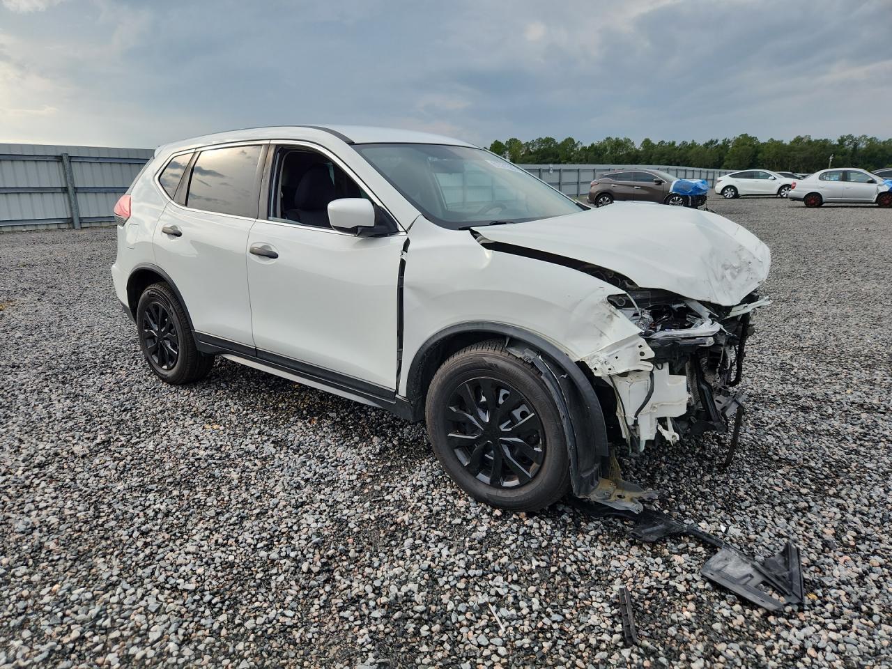 2017 NISSAN ROGUE