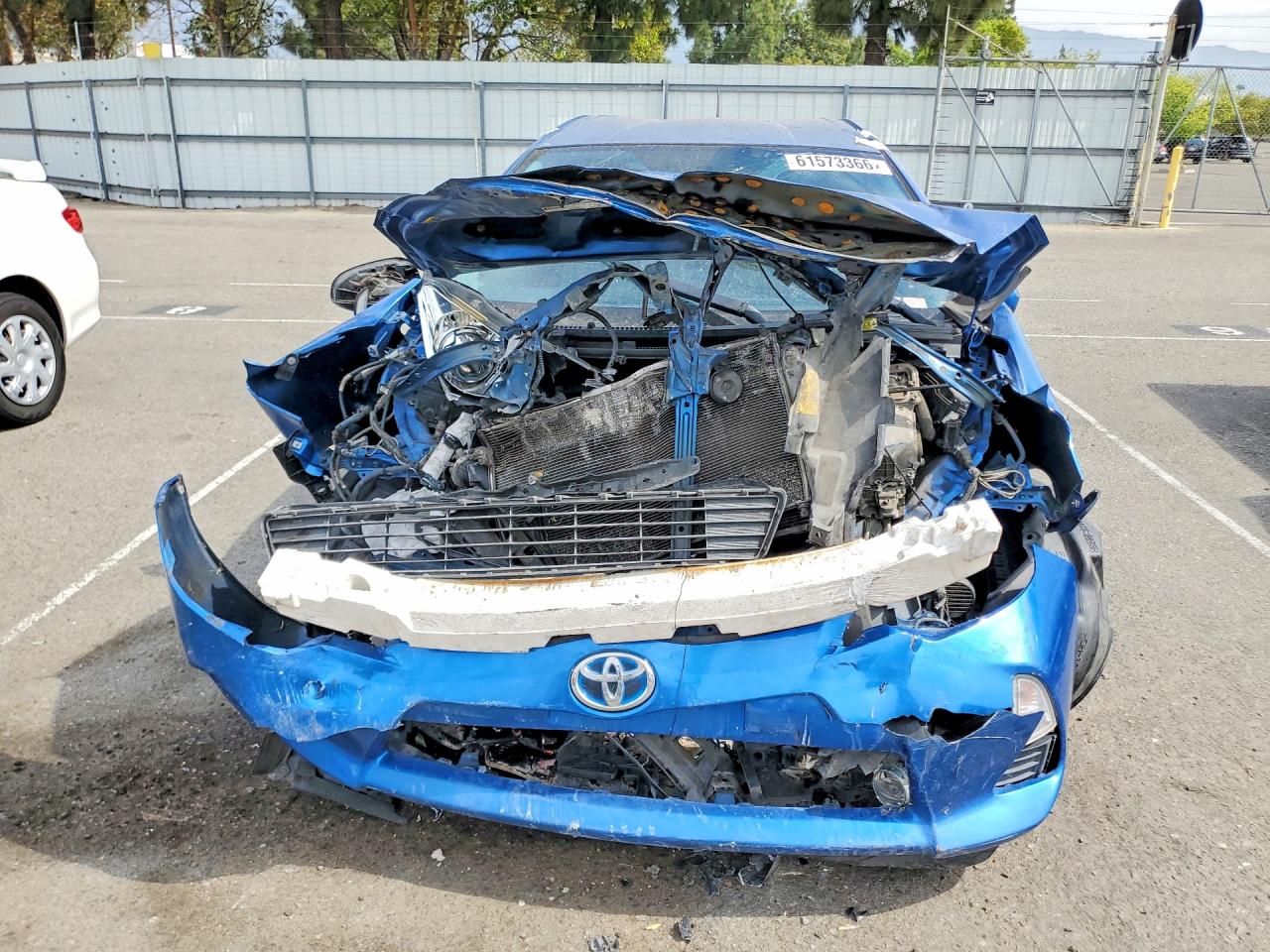 2013 TOYOTA PRIUS C ON