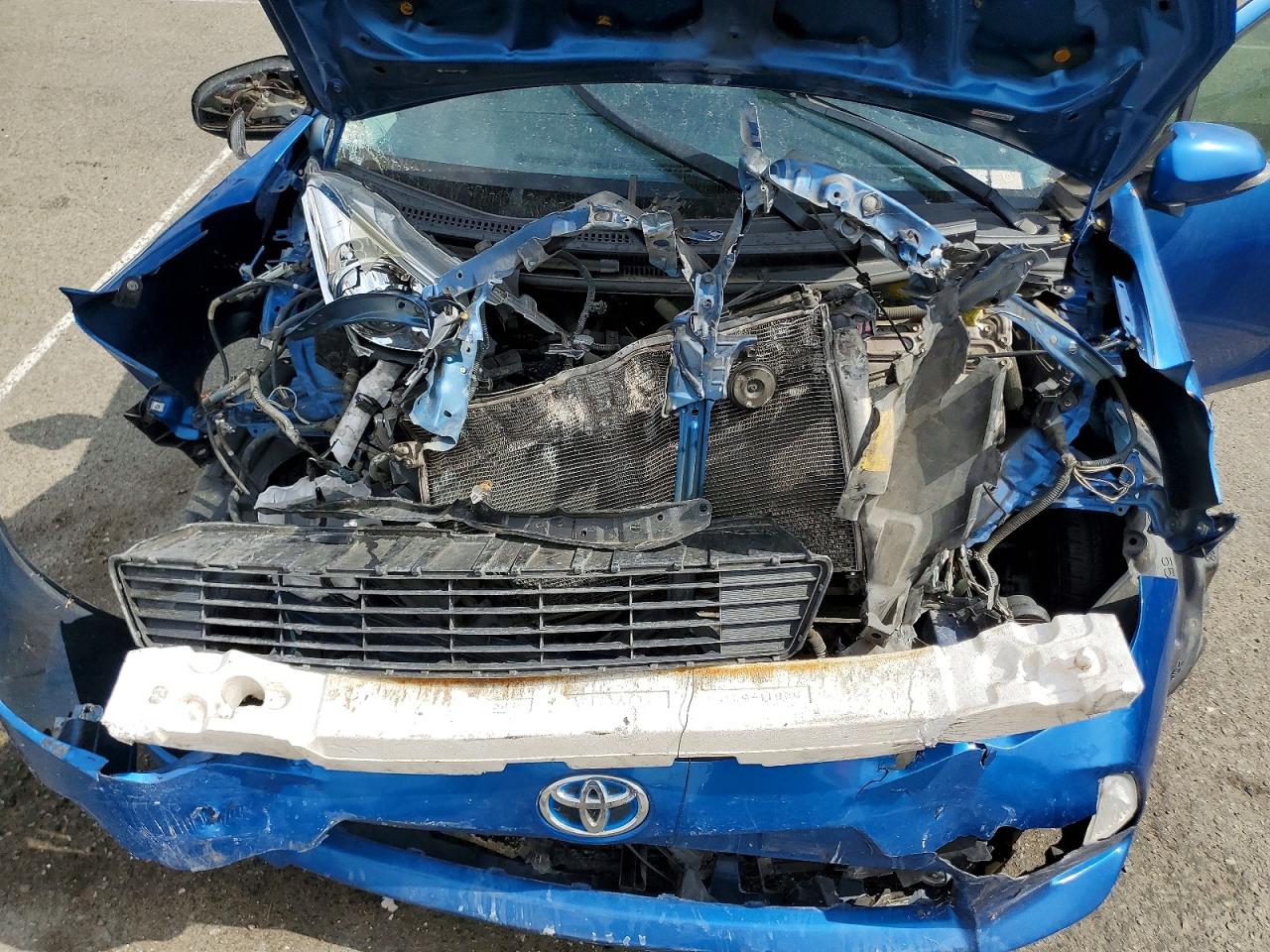 2013 TOYOTA PRIUS C ON