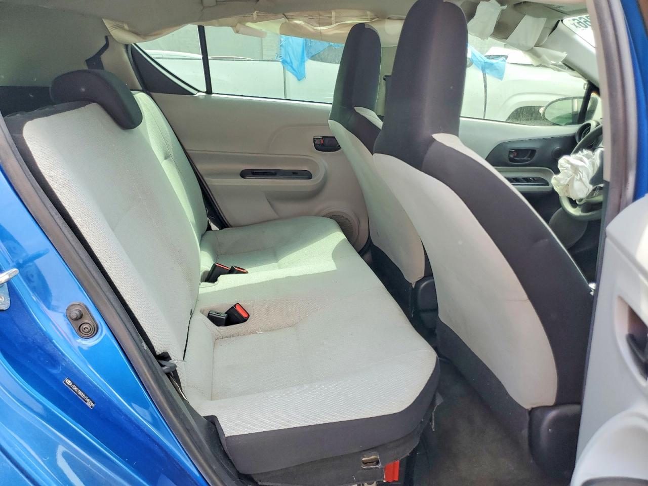 2013 TOYOTA PRIUS C ON