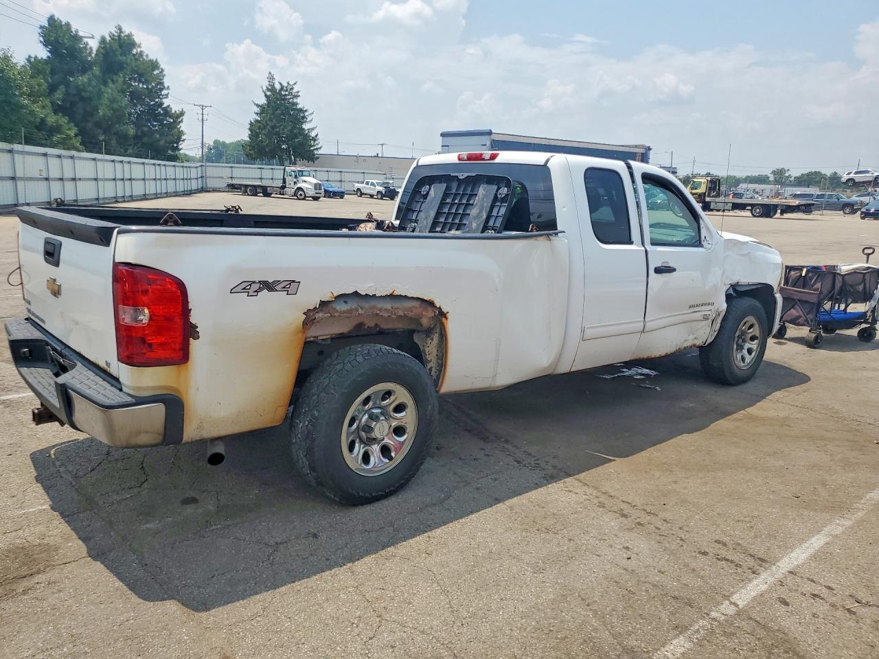 2011 CHEVROLET SILVERADO