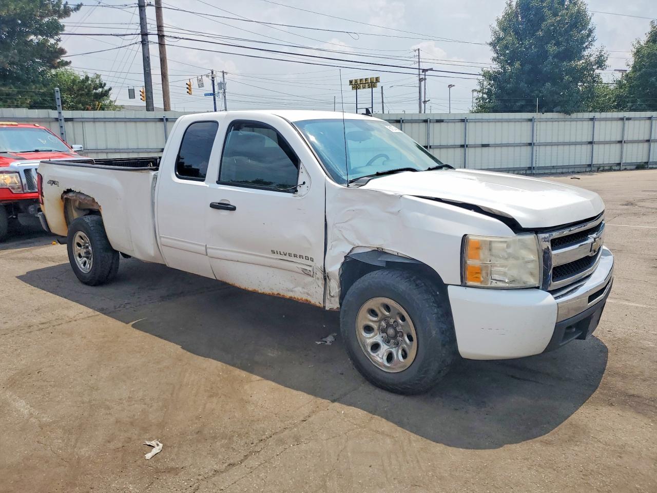2011 CHEVROLET SILVERADO