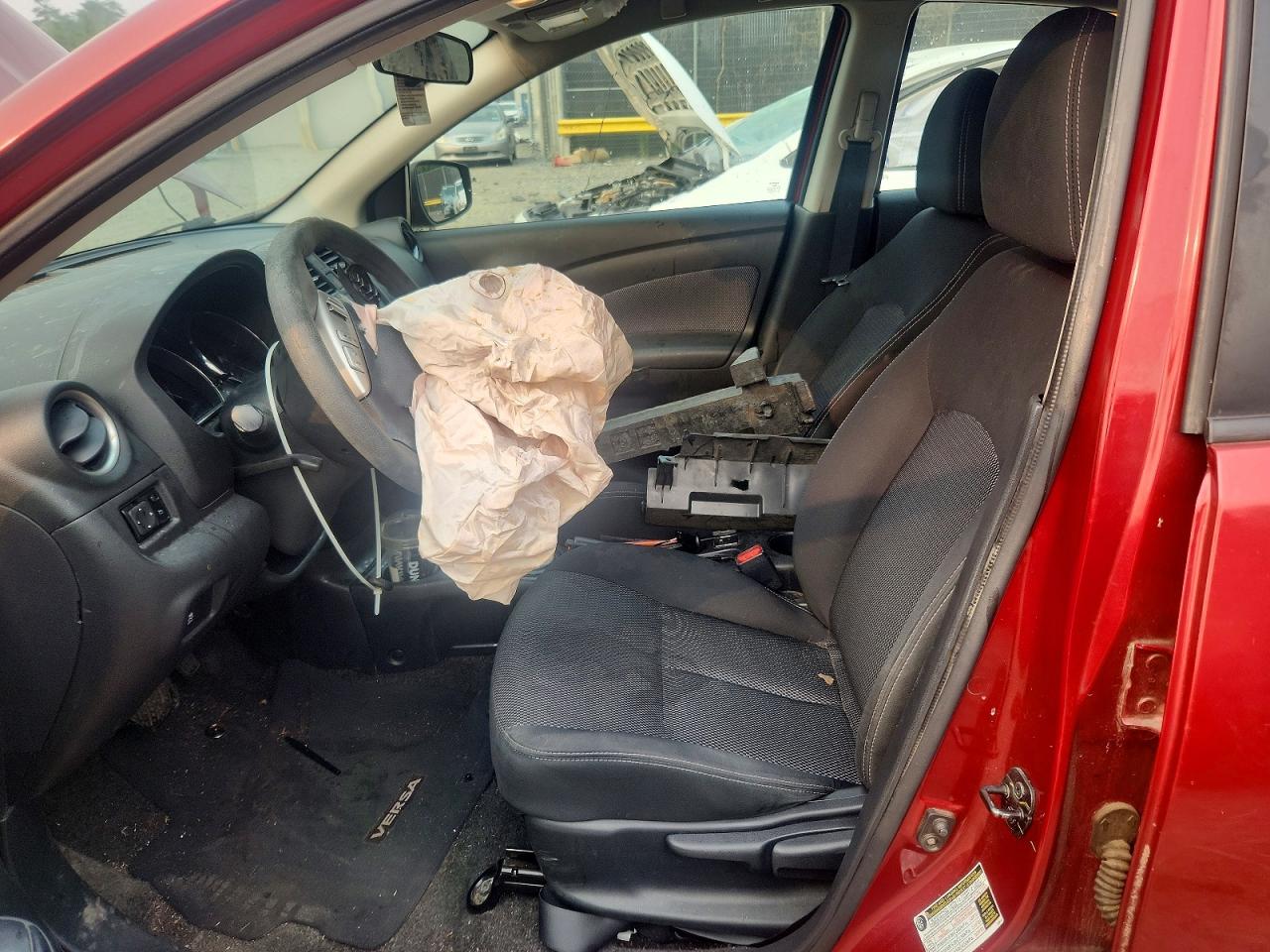 2016 NISSAN VERSA