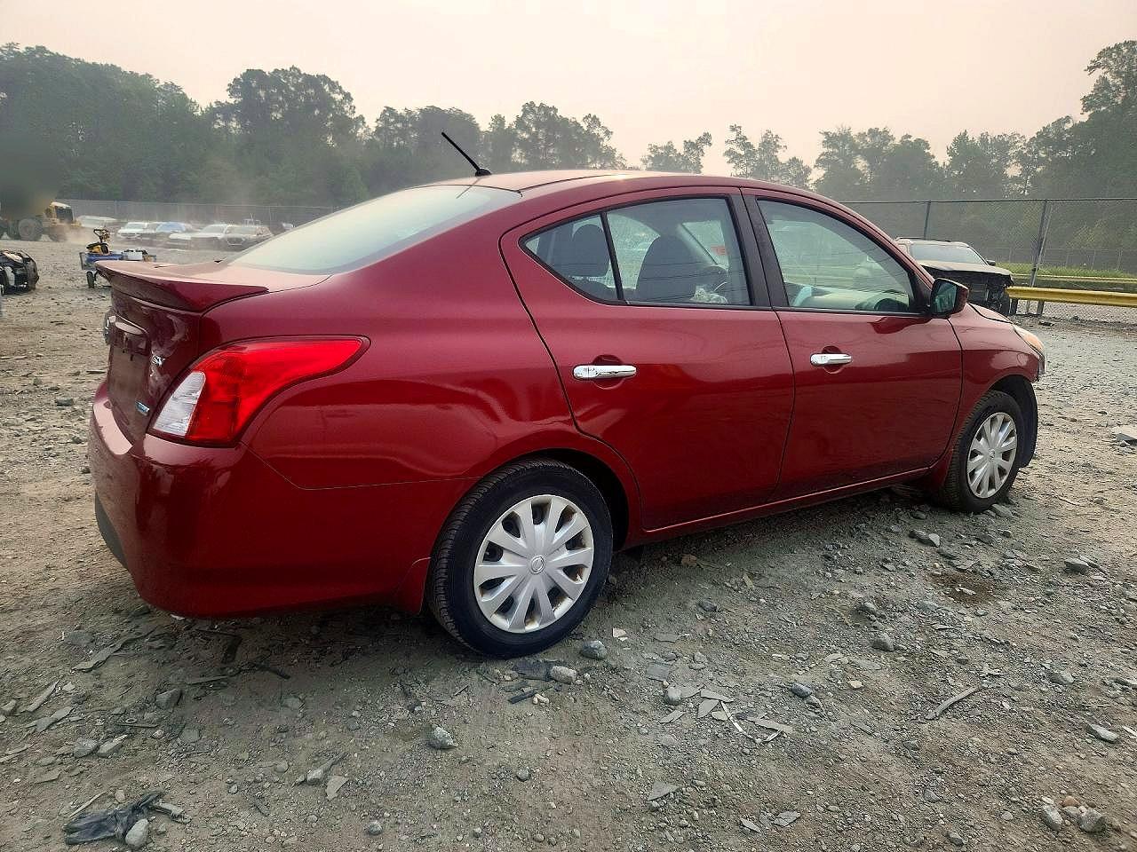 2016 NISSAN VERSA