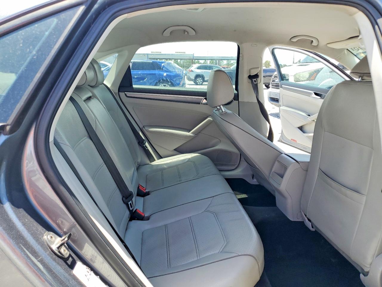 2018 VOLKSWAGEN PASSAT