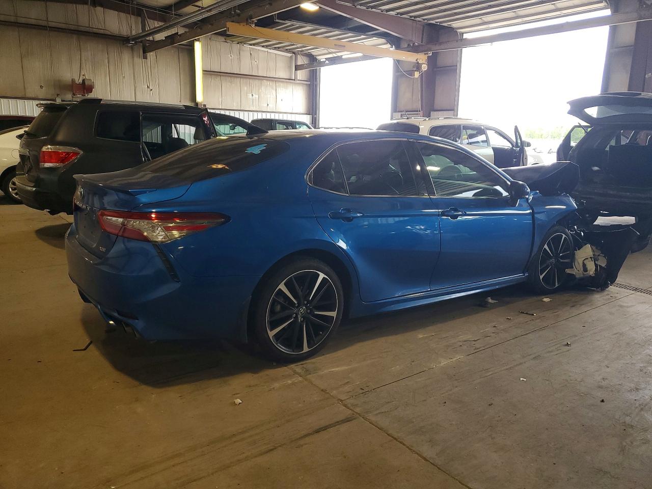 2019 TOYOTA CAMRY