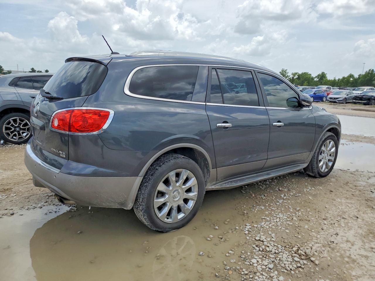 2011 BUICK ENCLAVE